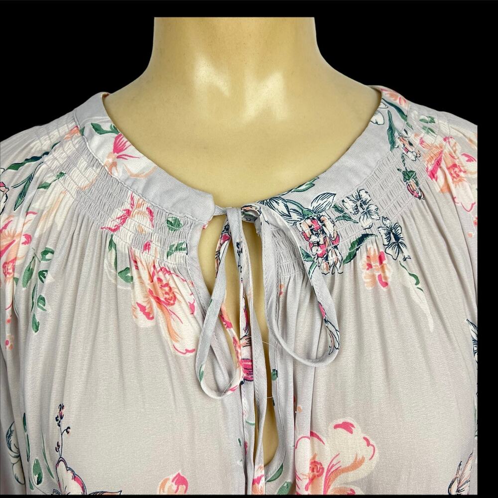 TORRID Woman’s Semi-sheer Floral Chiffon Tunic Blouse Puff Sleeve  Smocking  2X - Picture 6 of 10